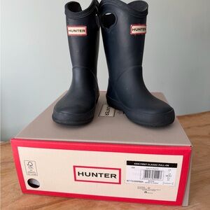 Hunter Kids Navy Pull-On Rain Boots with Side Handles